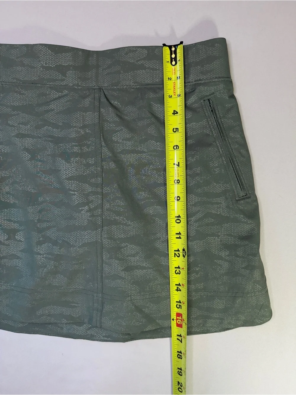 Orvis Women’s Athletic Skort Olive Green w/Snake Embossing Size S